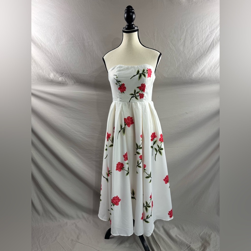 A-Line Floral Rose Printed Strapless Dress With Pockets White - Picture 6 of 9